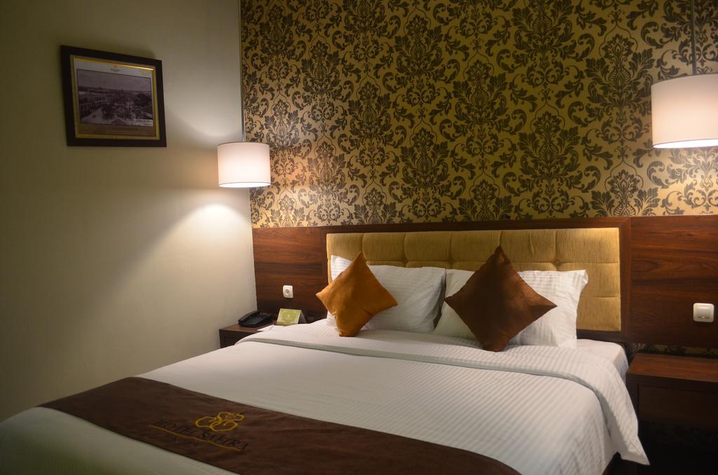 Hotel Safira Magelang Zimmer foto